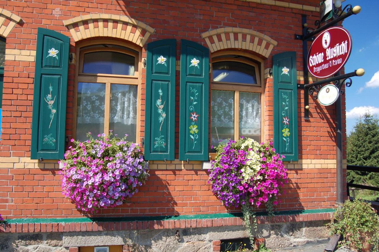 Berggasthaus & Pension Schoene Aussicht Klingenthal Exterior photo